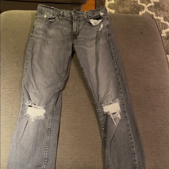 Men’s ripped jeans